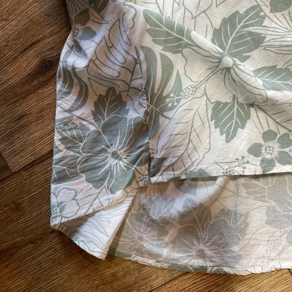 Ocean Drive tropical floral rayon button down collard top - Picture 10 of 10